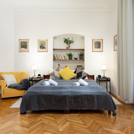 Classy Apartments Charles Bridge Prag Eksteriør billede